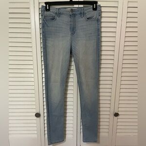 Hollister Light Wash Jeans Size 9